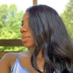 Meet your Posher, Jenelle